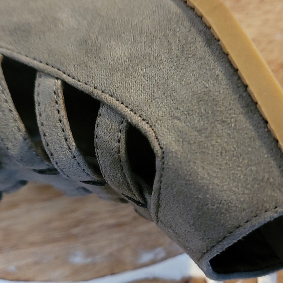 G by Guess Gladiator Stlye Peep-toe Suede Shoes w/Stacked Heel - Taupe - Picture 2 of 12